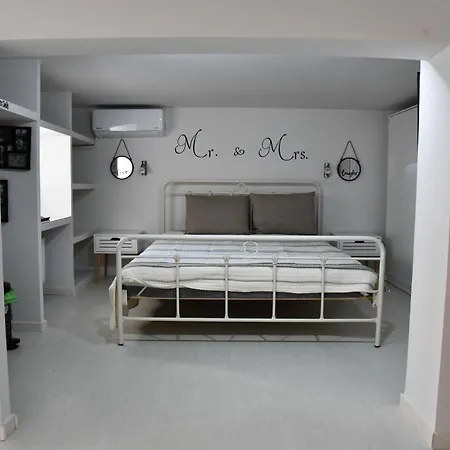 Gk Cosy Loft Daire Melissatika