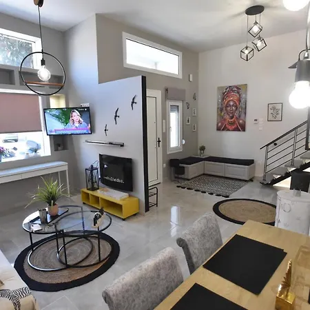 Gk Cosy Loft Melissatika